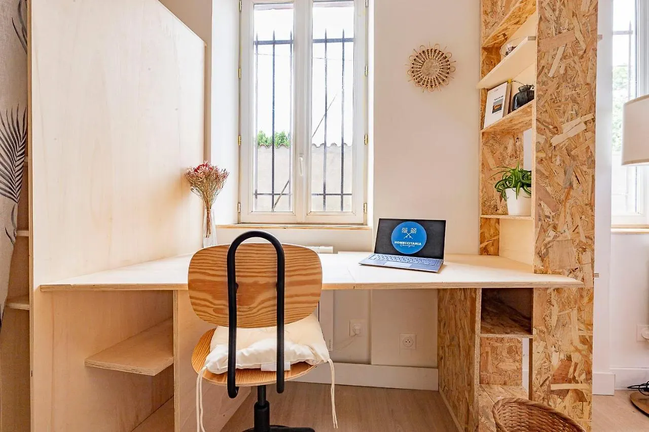 דירות טולוז Quiet Architect-Designed Studio